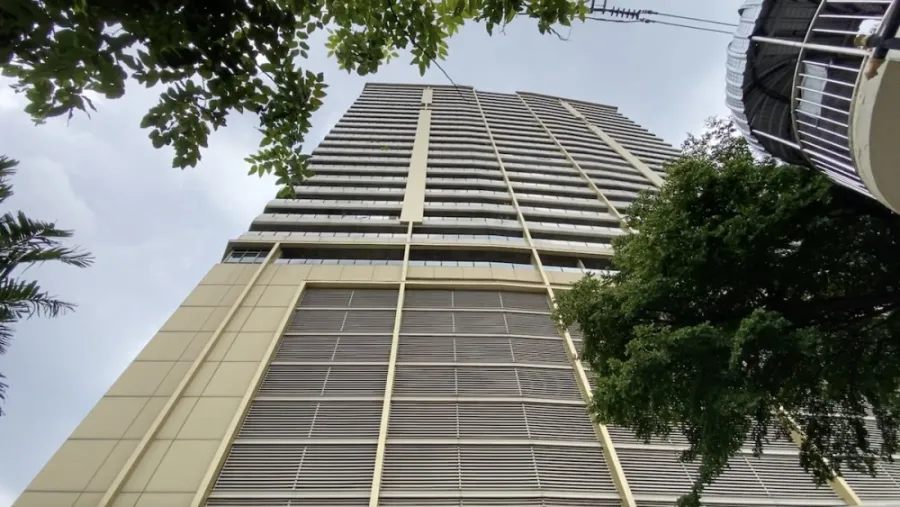 For sale: The Lake Sukhumvit 16, spacious room, comfortable living, fully furnished, hurry and reserve now!