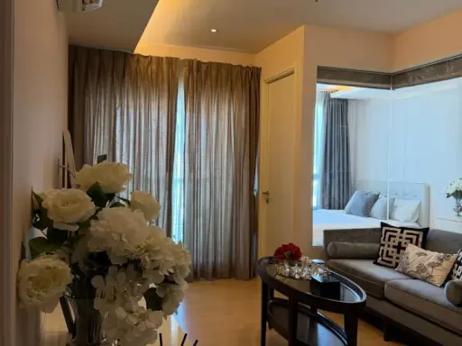 For sale or rent: H Condo Sukhumvit 43. Great view, good ventilation, no buildings blocking the view, no evening sun, the room stays cool. Book now! images
