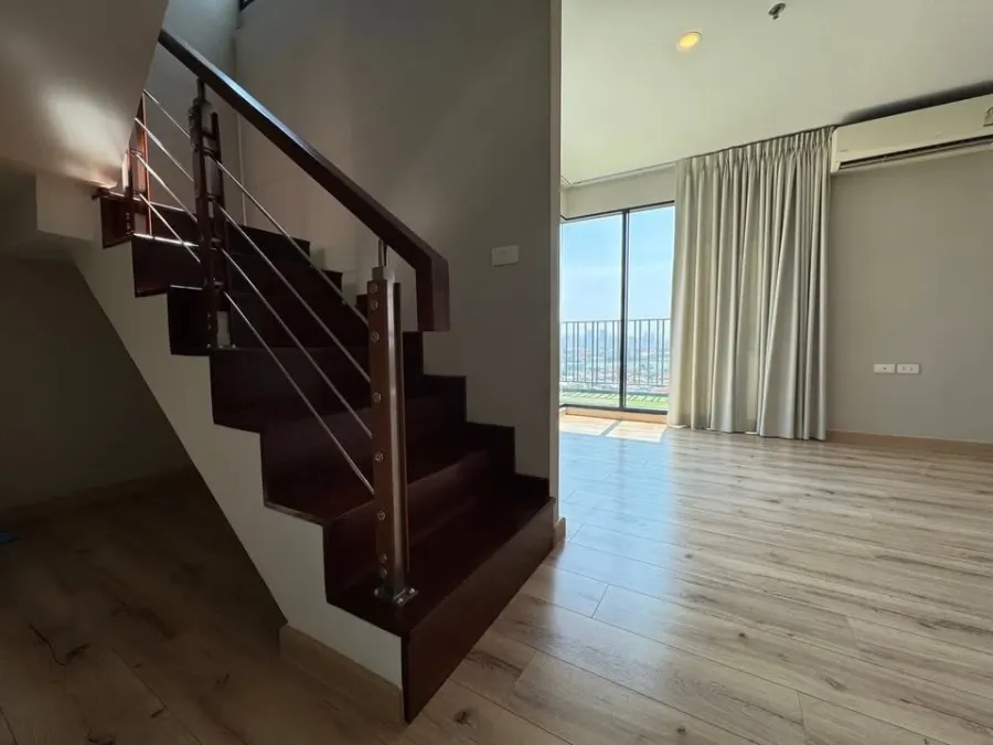 Urgent sale! Brix Condominum Duplex 2 floors, balcony with a view of the Chao Phraya River. Hurry and reserve now!