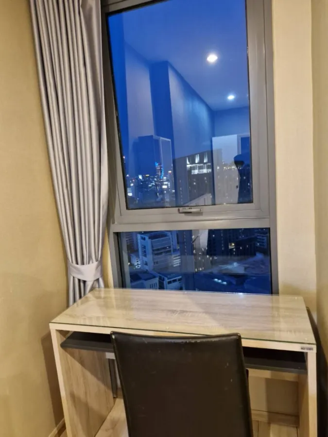 For sale/rent!! Condo Ideo Q Chula-Samyan Live luxuriously and higher than others with the highest floor with a great view. Urgent!!
