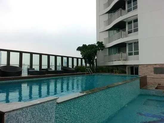 For rent, Urbana Langsuan Condo, beautifully decorated room Fully furnished. Book now.