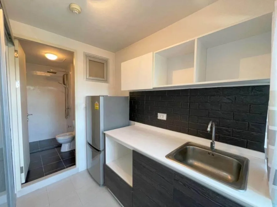 For sale: D Condo Campus Resort Ratchapruek - Charan 13, 2nd floor, glass-divided room, fully furnished, reserve now.