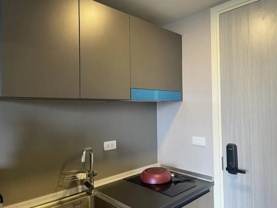 Condo for rent, Flexi Sathorn - Charoen Nakhon, studio room, decorated with built-in loft style, view of Icon Siam, don't wait.