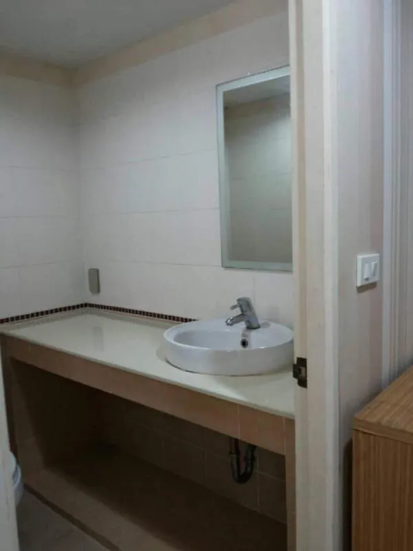 ขายคอนโดสวยพร้อมอยู่ Parkview Viphavadi ตึก B7 ชั้น 3 เฟอร์นิเจอร์และเครื่องใช้ไฟฟ้าพร้อม