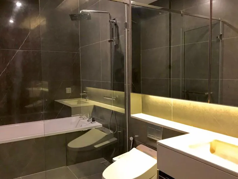 For rent, The Esse at Singha Complex, luxury decorated room, very young child, built-in at every point Don't miss it.