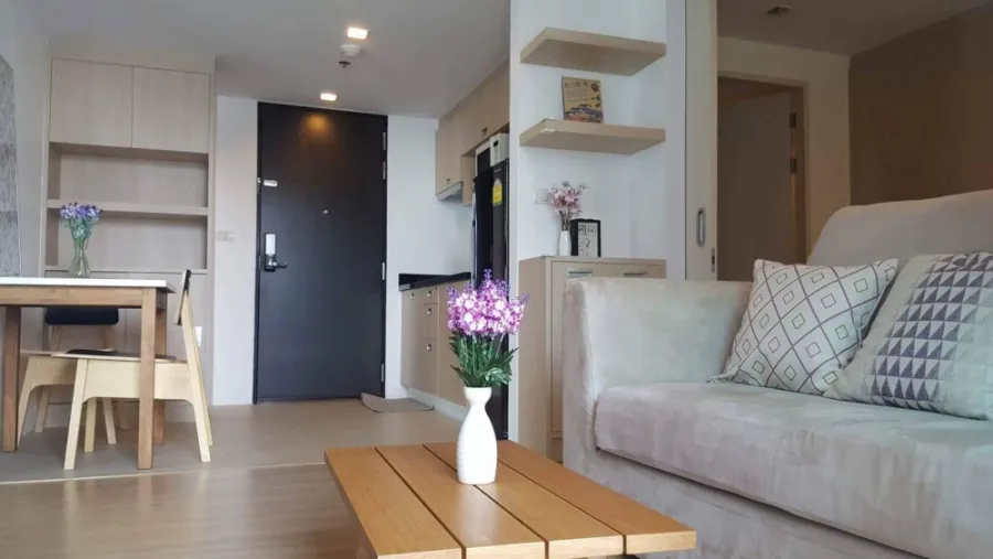 ให้เช่า คอนโด Haus 23 รัชดา-ลาดพร้าว ชั้น 12 ห้องมุมเป็นส่วนตัวสุดๆ ตกแต่งเรียบง่ายน่าอยู่ รีบจองเลย