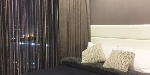 ให้เช่า Urbano Absolute Sathon-Taksin ห้องตกแต่งเรียบง่าย ห้องใหม่ พร้อมเข้าอยู่ได้เลย ชั้นสูงมาก