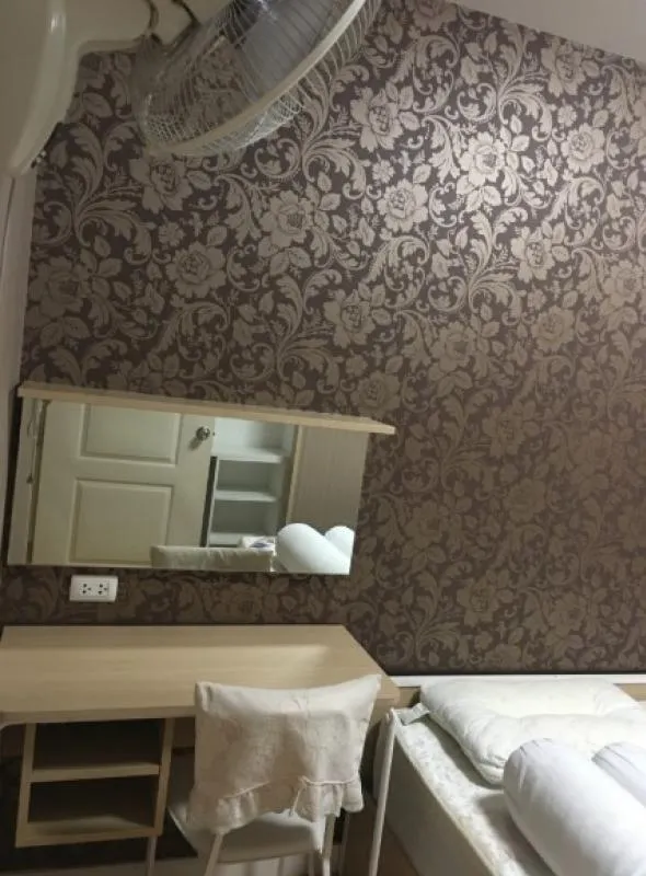 ขายไอคอนโด งามวงศ์วาน ชั้น 1 ทิศตะวันออก โล่ง โปร่งสบาย ไม่ร้อน ติดWallทั้งห้อง เฟอร์ครบแน่นๆจ้า