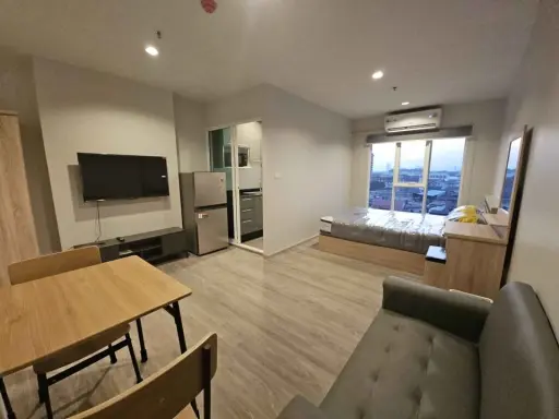 For rent: Regent Home Bangna, studio room, 7th floor, comes with a very good price. Hurry up and reserve it. Don't miss it.