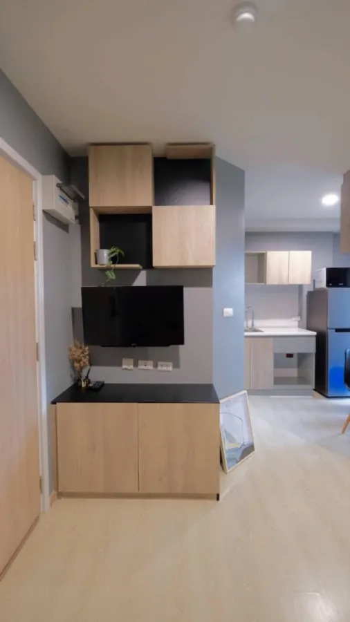Condo for rent, The Excel Groove, Lasalle 52, Building A, 3rd floor (West), friendly price, ready to move in. Don't miss it.