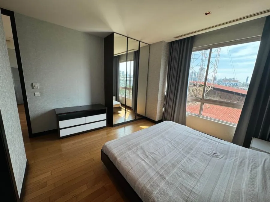 For sale or rent, The Loft Yen Akat, large, spacious room, not cramped, good built-in wardrobe, don't miss it.