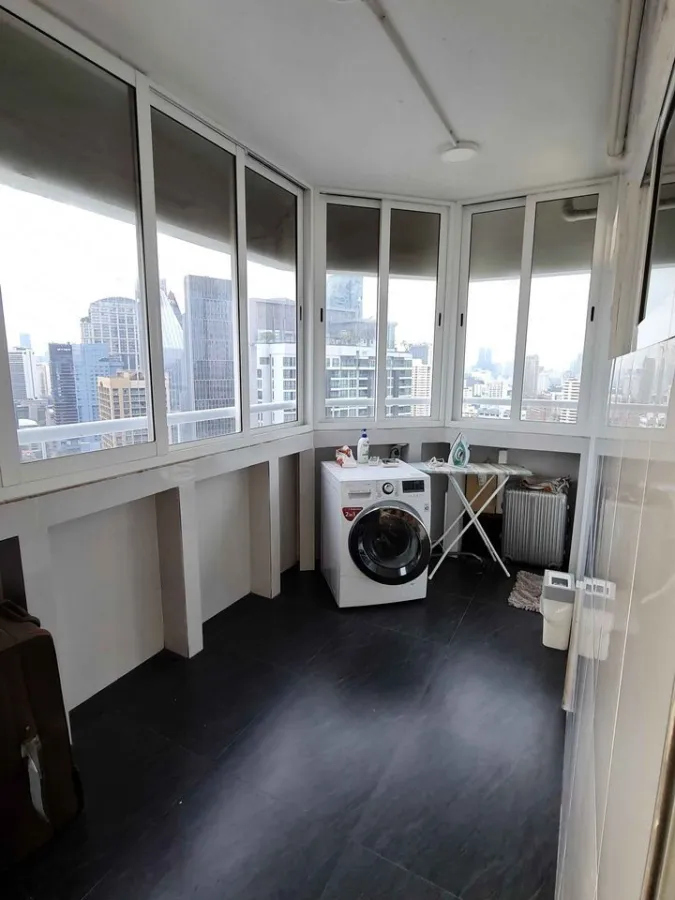 For rent, The Waterford Diamond, Sukhumvit 30/1, 29th floor, river view, comes fully furnished, book now.