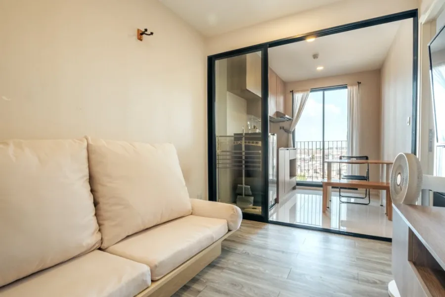For sale: IKON Sukhumvit 77, 8th floor, fully furnished, nice to live in, hurry and reserve now, urgently.