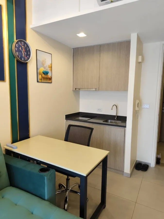 For rent Unixx South Pattaya with full mountain view, decorated in green tones, super cool tones. Book now and you won't be disappointed.
