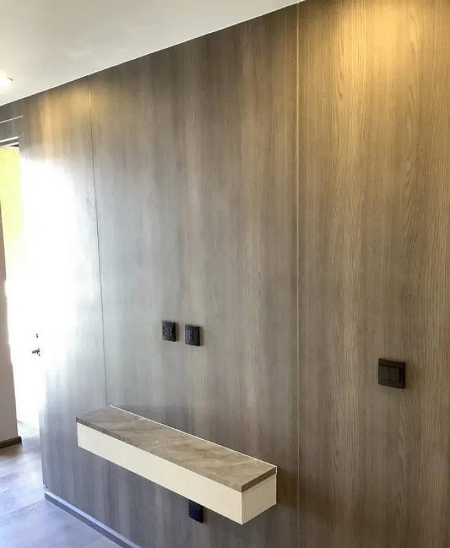 Brand New at Klass Siam for rent with furniture. You can drag the luggage in !!