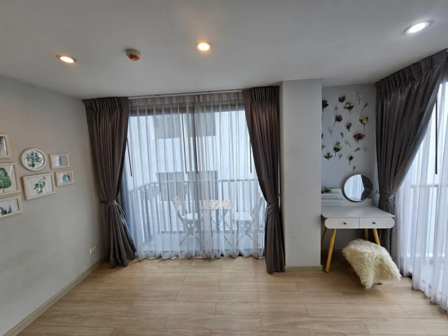 For sale, for rent, The Paint Palette Ngamwongwan, spacious room. Great usable space Hurry and reserve now.