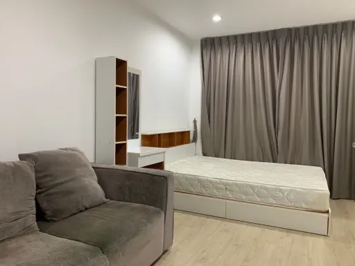 For rent, Ideo Wutthakat, floor 12A, city view, new room, good condition, ready to move in. Book now, don't wait.