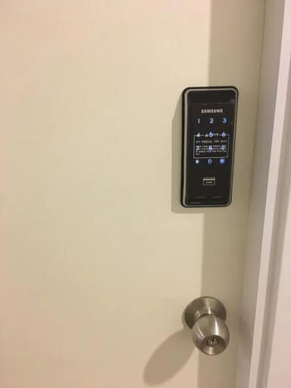 ห้อง 1 นอน plum park รังสิต เฟส 3 วิวสระสุดสวย เฟอร์อย่างดี พิเศษสุด มี digital door lock ให้ด้วย