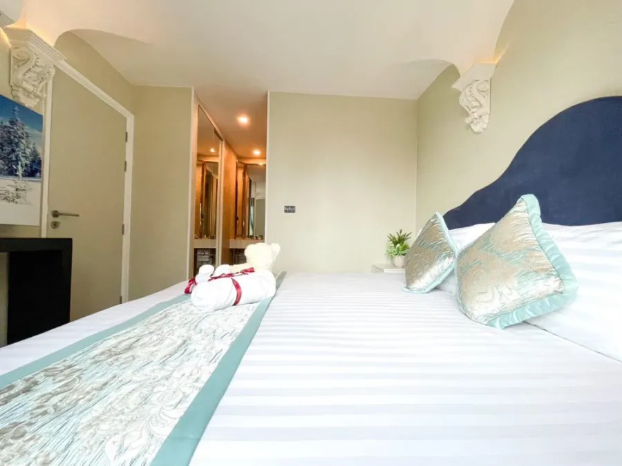 For sale Espana Condo pattaya, very clean room, well decorated, Buit-In, best bedside light, book now.