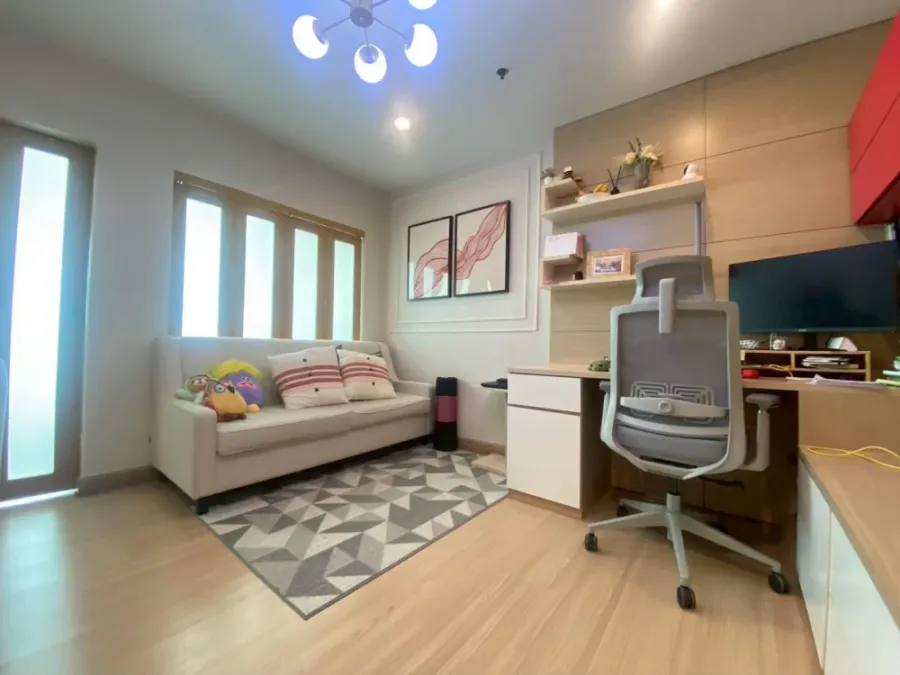Selling a Premsiri Boutique Park condo, Kaset-Nawamin area. The unit is well-partitioned, in good condition, and ready to move in.