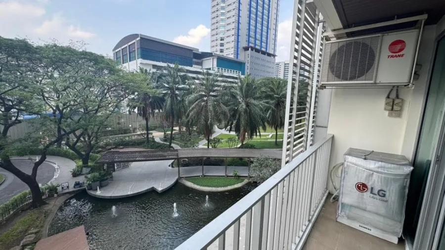 Condo for sale or rent, The Line Phahonyothin Park, south side, decorated in tone-controlled tones, very livable. Don't wait.