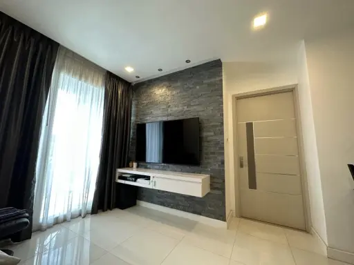 ขาย Apus condo พัทยากลาง ห้องแต่งสไตส์เรียบง่าย น่าอยู่ พร้อมโซฟาขนาดใหญ่น่านั่งนุ่มๆ จองด่วนจ้า images