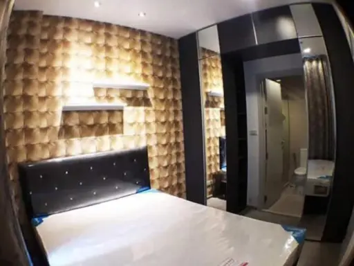 Don't miss this room. For rent, Nye by Sansiri, Wongwian Yai, pool view, beautiful but unique room. If interested, hurry up. images