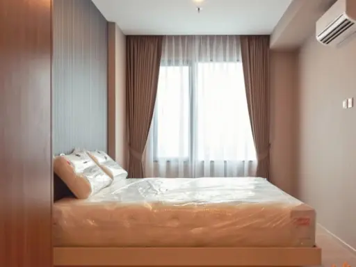 For rent / quick sale, The Gallery Bearing Condo, very good position, south, beautiful view, location near BTS, do not miss.