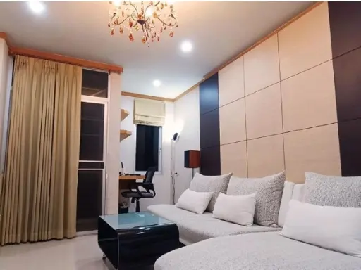 ขาย คอนโด กลางกรุง รีสอร์ท รัชดา 7 1 ห้องนอน 1 ห้องน้ำ พร้อมเฟอร์นิเจอร์ ราคาดี จองได้เลย