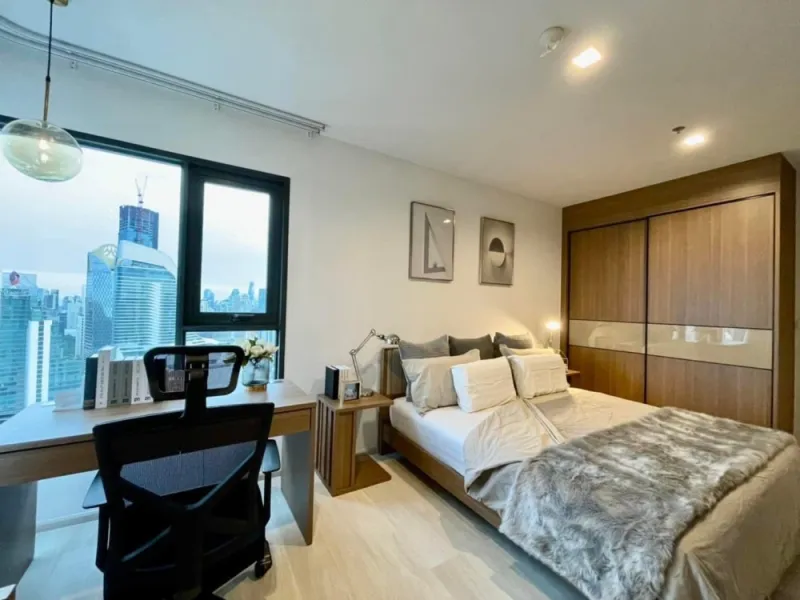ให้เช่า Life One Wireless ชั้นสูง วิว Central Embassy ห้องตกแต่งเรียบหรู มีสไตล์สุดๆ ไม่จองพลาดมาก