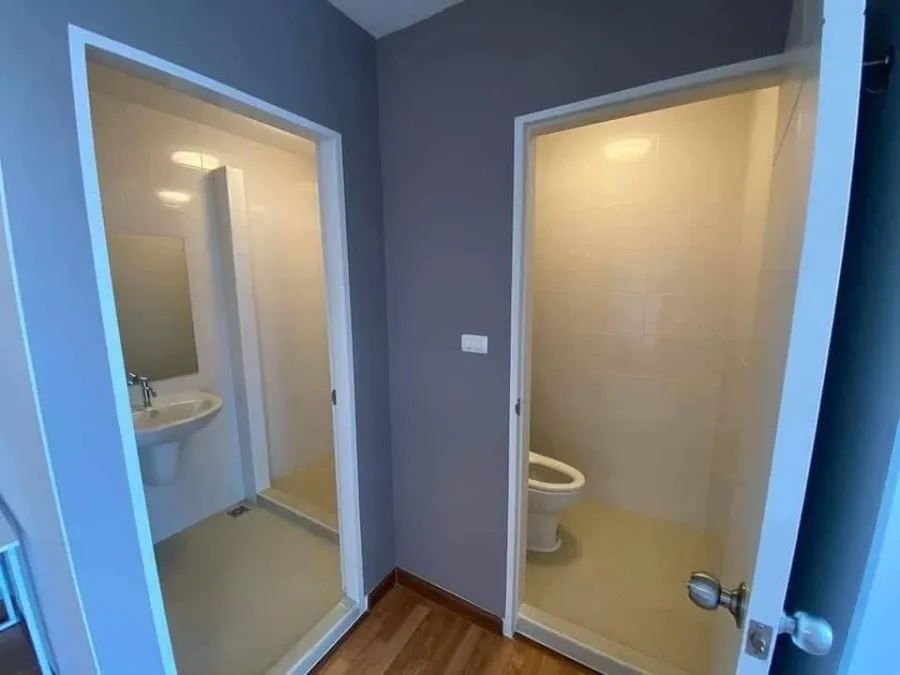 ให้เช่า The Trust Condo Nakornpathom 1 ห้องนอน 1 ห้องน้ำ เฟอร์ครบครัน วิวสระว่ายน้ำ ไม่จองไหวหรอ