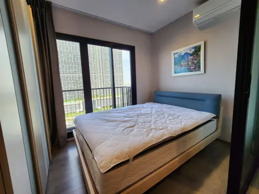 For rent, The Politan Rive, 1 bedroom, 1 bathroom, 19th floor, complete electrical appliances. Nice decoration, book now