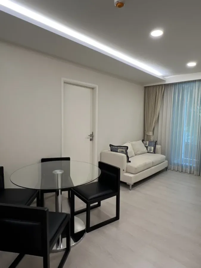 Urgent sale!! Condo Vtara Sukhumvit 36, 1st floor, Building A, beautiful unit, fully furnished, ready to move in immediately. Reserve now!!