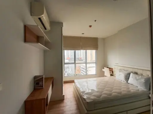 Selling The Hotel Serviced Condo, 1 bedroom, 1 bathroom, complete facilities, high view, don't miss it.
