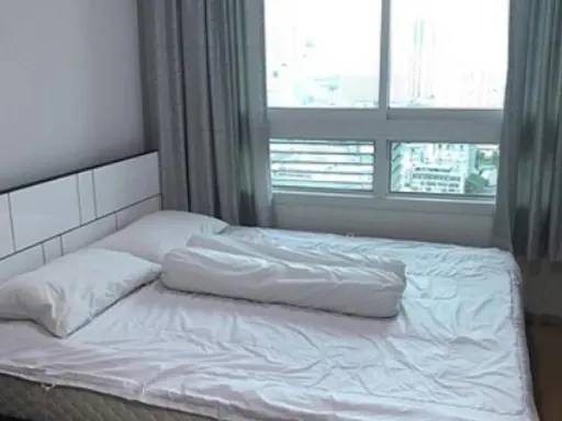 For Rent Villa Ratchathewi decorated in white tones, simple and comfortable. Don't be afraid to come quickly. images