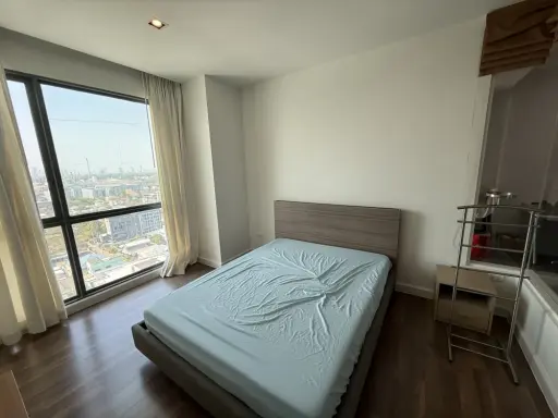 For rent: The Room Sukhumvit 62, high floor unit, fully furnished, spacious. Book now!