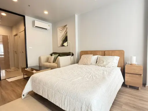For rent: Culture Thonglor. Includes a private storage room — a very rare feature in other projects. Ready to move in immediately + fully furnished.