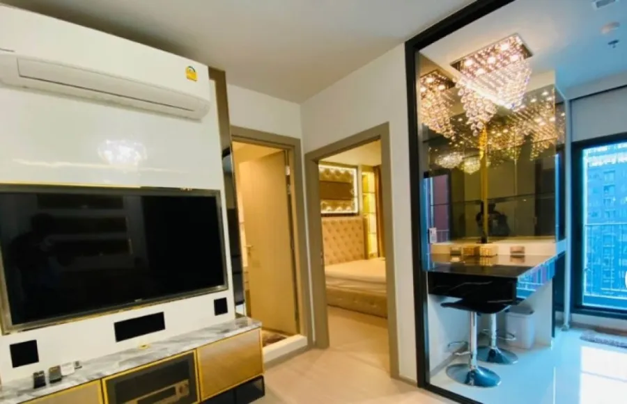 For rent Life Asoke Rama 9, luxuriously decorated room. The light in the room is full, all built-in, end here in one place.
