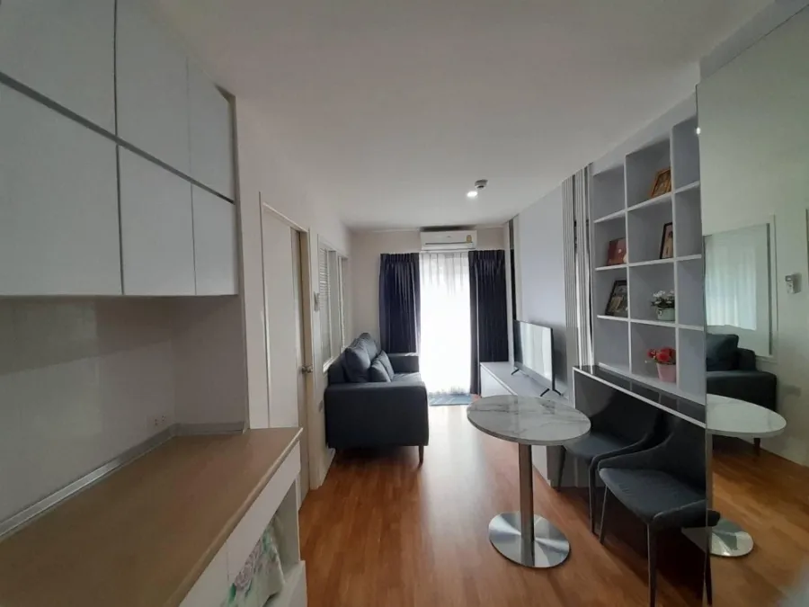 Sell!! Condo Lumpini Ville Sukhumvit 101/1-Punnawithi, decorated with Buit-In throughout the room, lots of extras, hurry and reserve!!