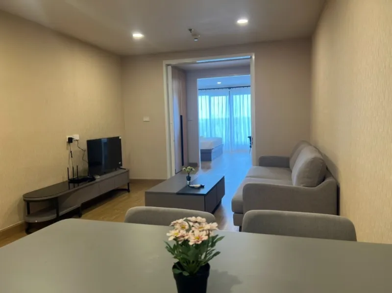 ให้เช่า!! สเตท ทาวเวอร์ คอนโดมิเนียม ชั้น 42 ห้องตกแต่งสวย ทำเลดี ใกล้แหล่งธุรกิจ ห้ามพลาด!!