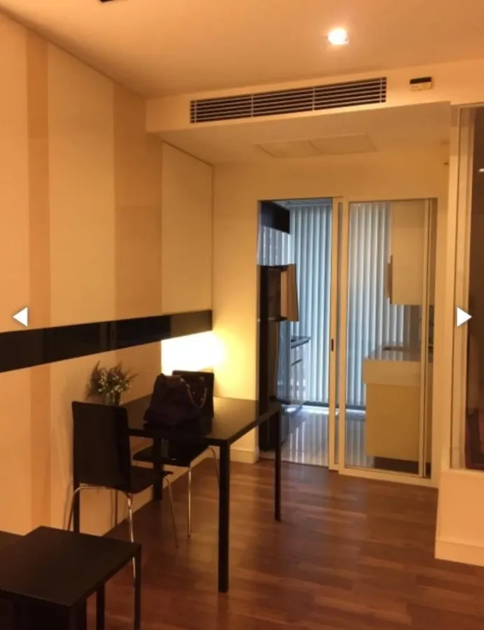 For sale or rent: The Room Sukhumvit 62, spacious and comfortable room, swimming pool view, ready to move in with just your bags.