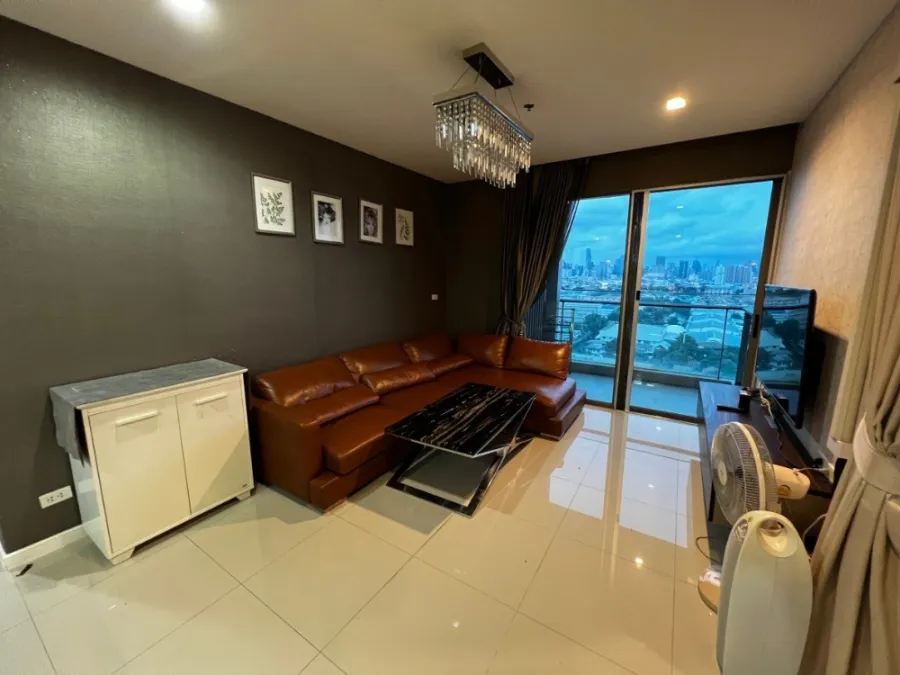 For sale: Star View, 19th floor, city view, 2 bedrooms, big sofa, very nice to sit on, great price, hurry and reserve quickly.
