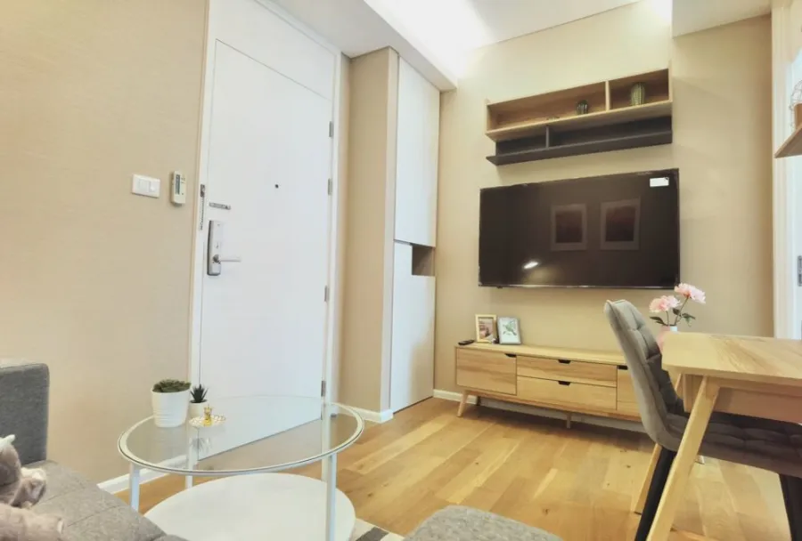 For rent The Saint Residences, new room, unboxing Minimal style decoration High floor, great view I need this room
