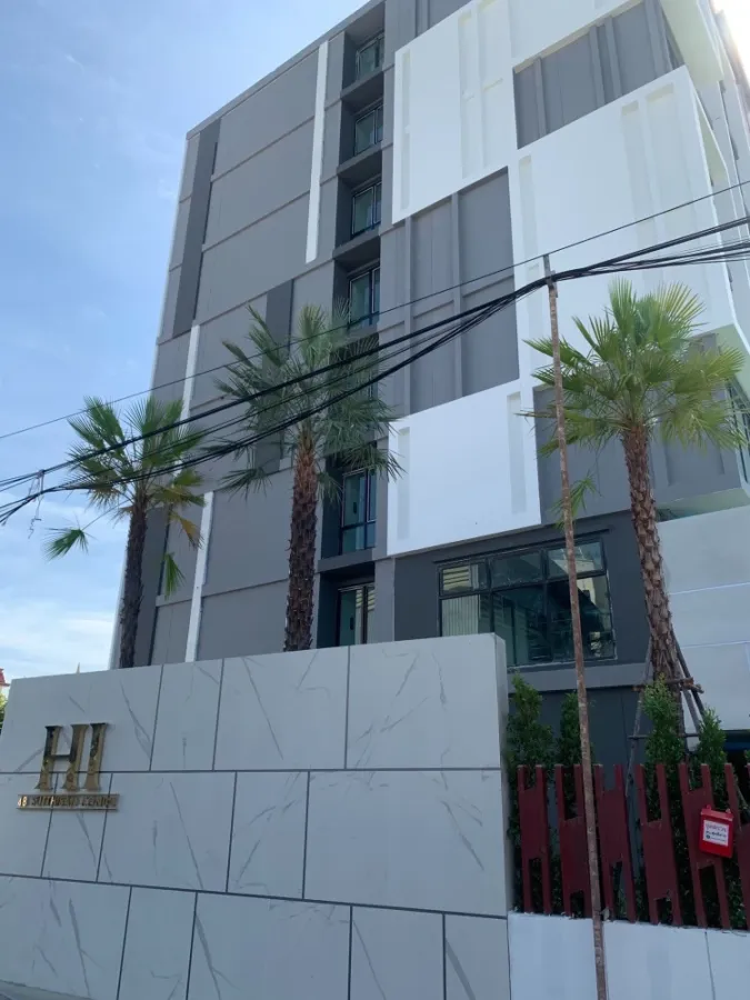 Down payment sale, Hi 48 Suthisan, 5th floor, corner room, very quiet and private. Interested in owning one, reserve now.