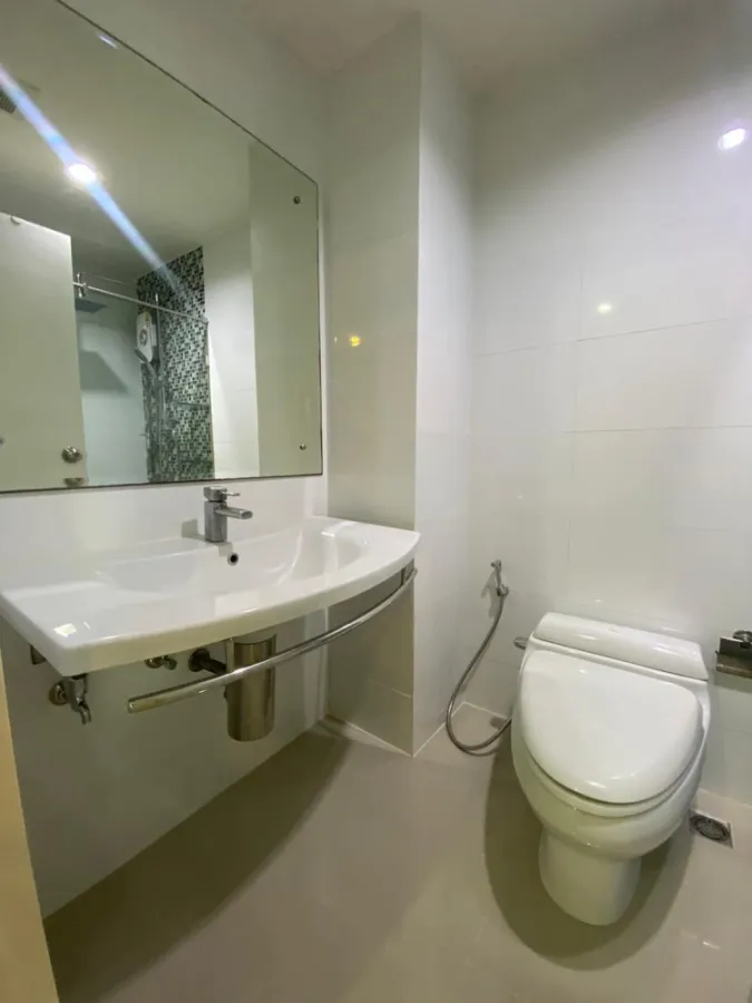For rent, Metro Sky Ratchada, a spacious room, separated into proportions. fully furnished ready to move in Hurry up to reserve it.