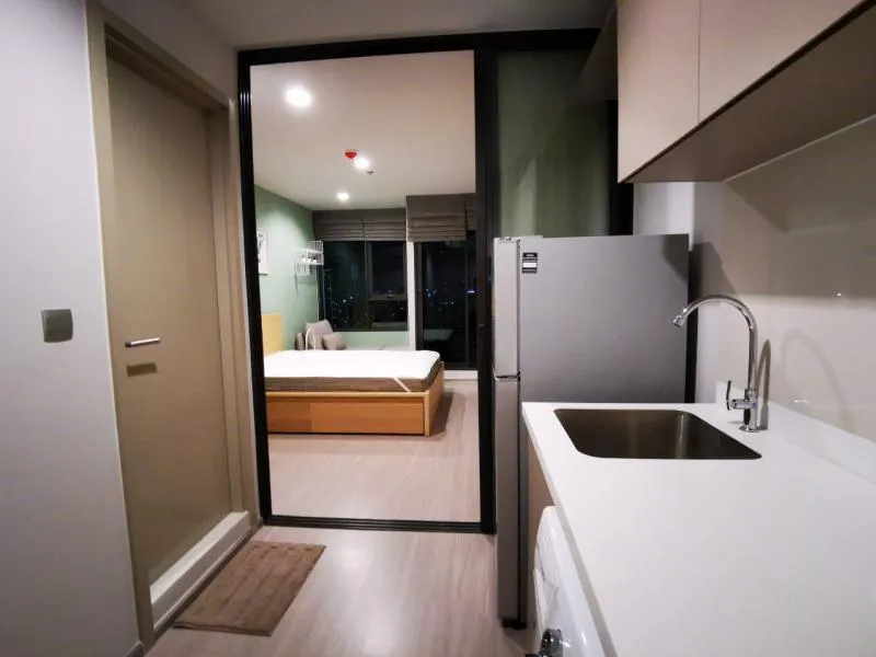 For rent Life Ladprao, new room, unpack the box. Built-in full Nice view, not blocked Carry your bag and you're ready to go!