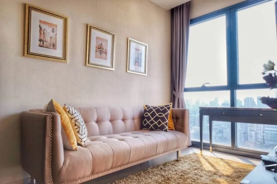 For sale, for rent, Ashton Asoke, fully furnished room, ready to move in, 31st floor, high view, if you don't reserve, you'll regret it later.