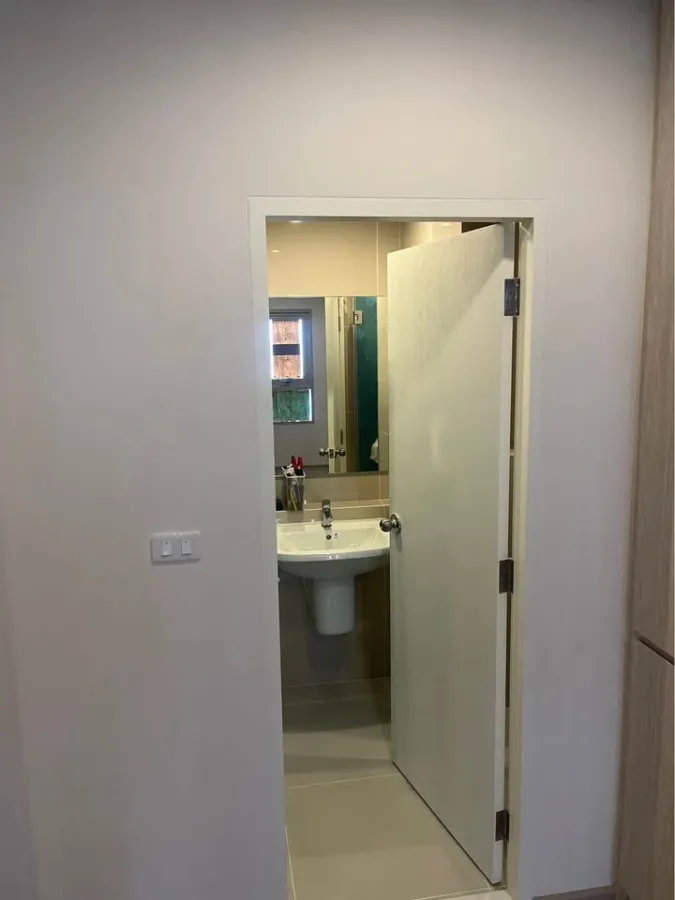 For sale: Niche MONO Ramkhamhaeng, 19th floor, spacious room, nice to live in, good price, interested in owning, hurry and reserve now.