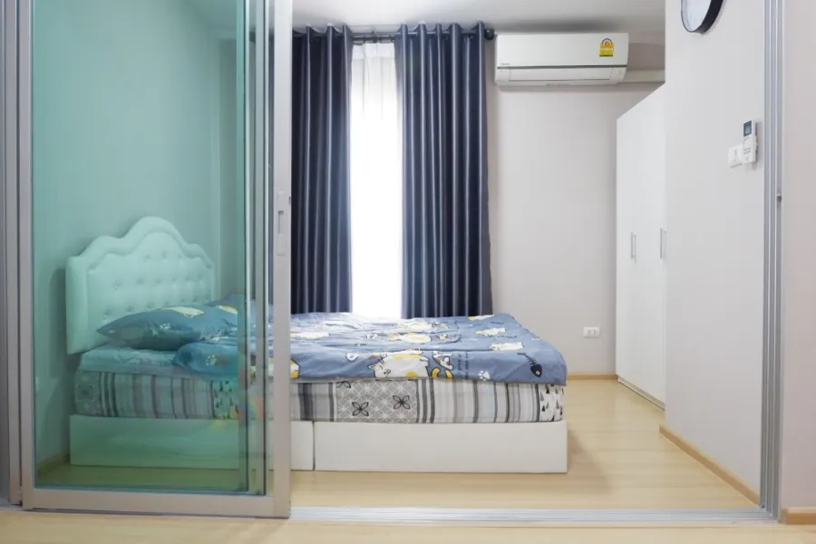 Sale Plum Condo Chaengwattana, nice decoration. Sold with cork furniture The view behind the room is open and comfortable. Hurry up!!