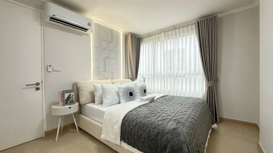 For rent: The Clover Thonglor, 8th floor. Beautifully furnished and ready to move in. Book now! Don't miss out!